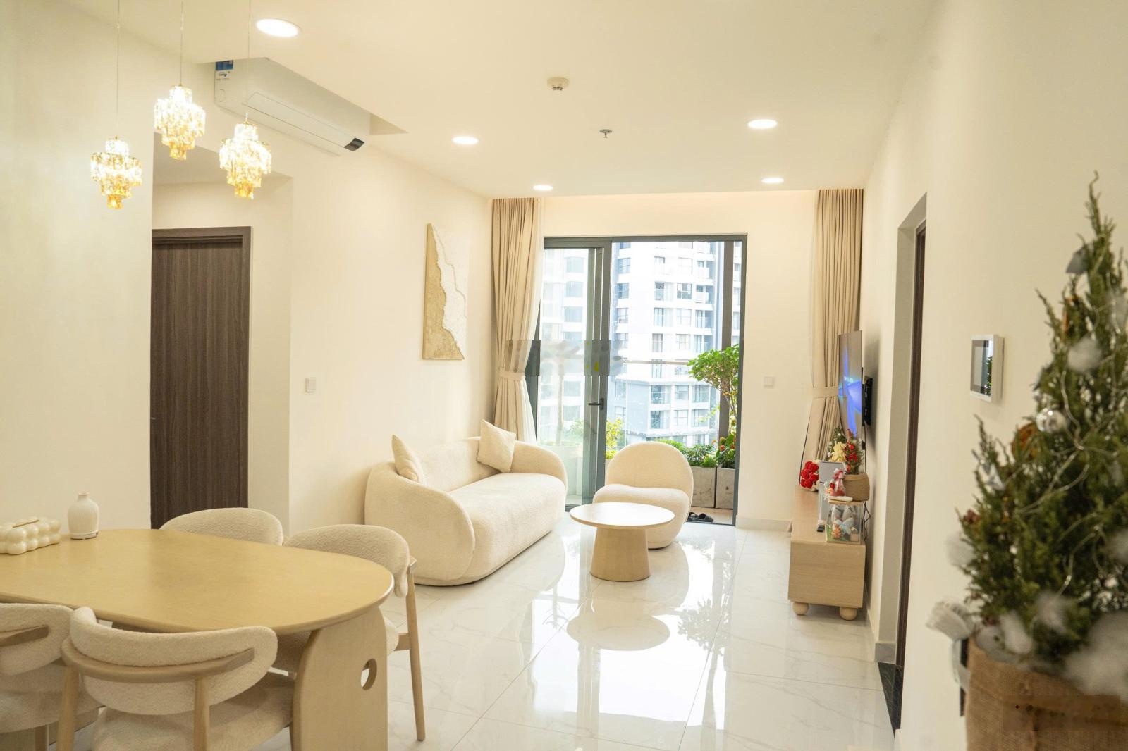 Cần bán nhanh căn hộ Diamond Centery 2PN -2WC - 2 Ban công (86m2) view hồ bơi, hương mát