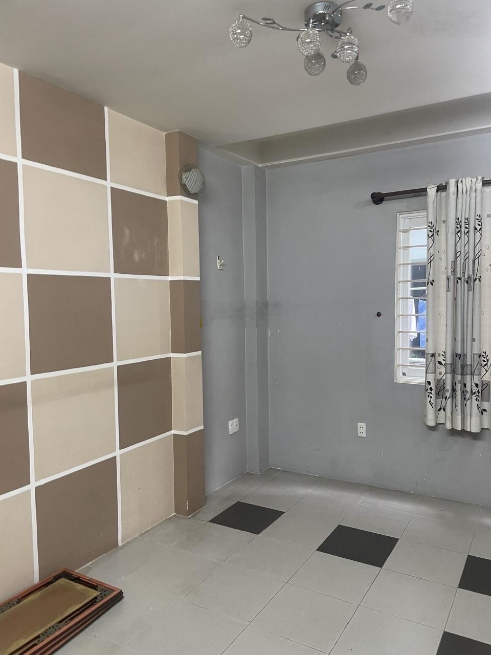 Cho thuê nhà Nguyên Căn KDC Nam Long, ngay ngã tư Ga, 1 trệt 3 lầu 4PN + 5wc, ưu tiên lâu dài