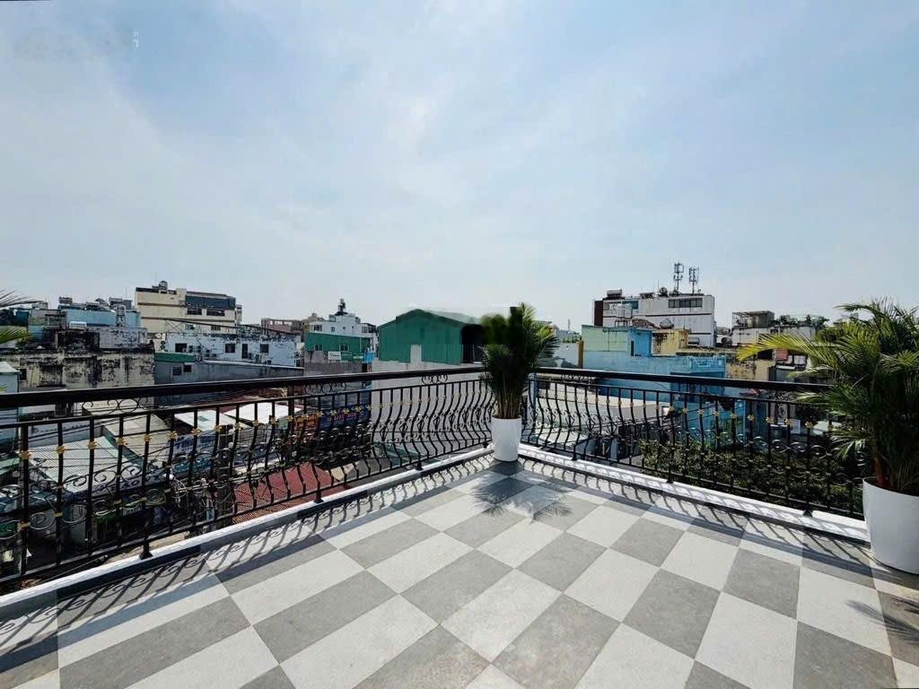 Nhà đẹp full nội thất ngay Lê Văn Thọ, 4 tầng xinh xắn, hẻm xe hơi 8m thông tứ tung