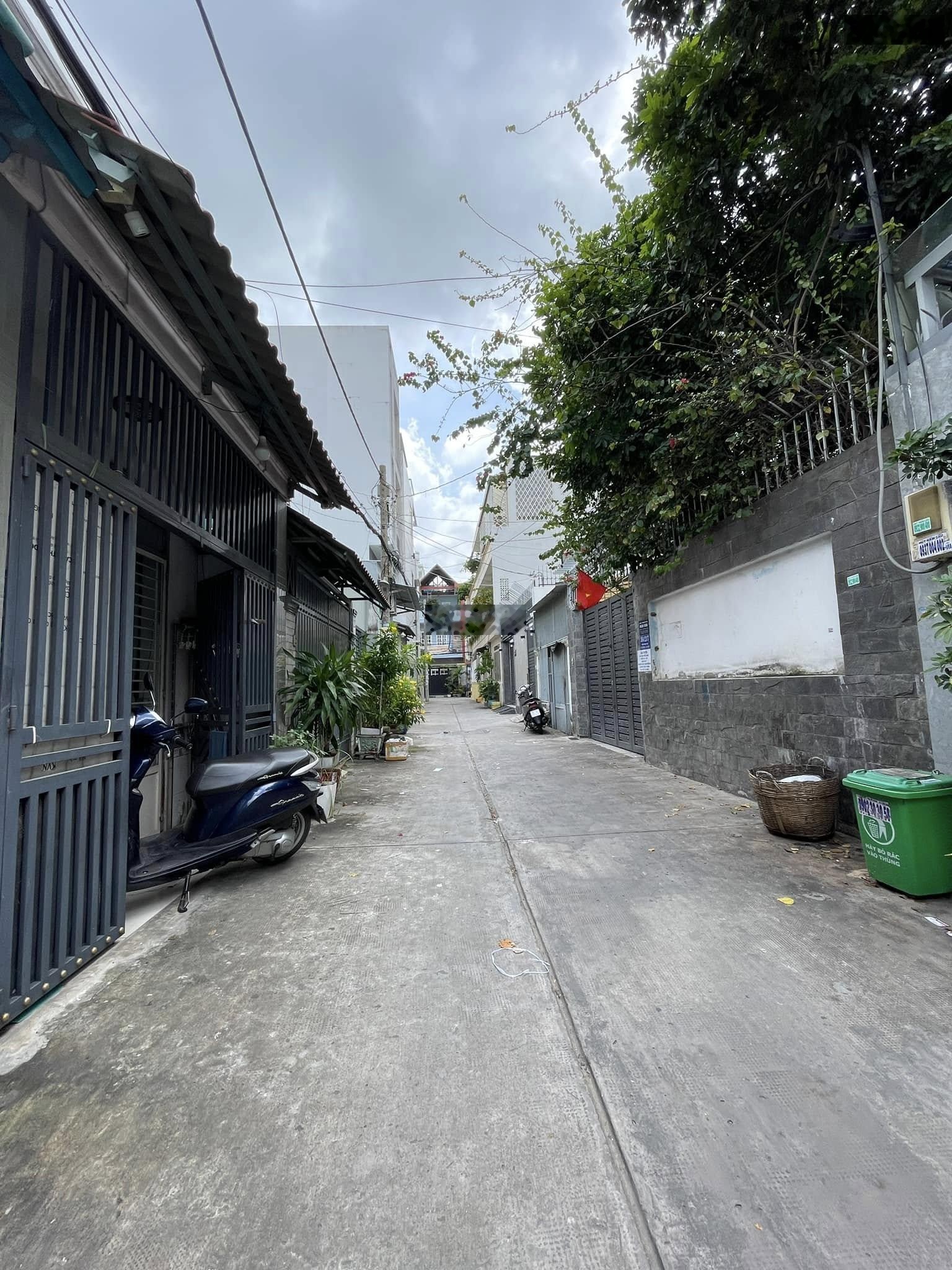 Hẻm xe hơi Thạch Lam 4x15 đúc lửng giá 5.6 tỷ