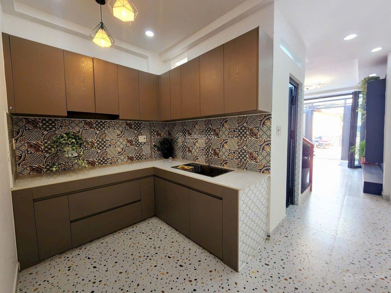 Nhà đẹp hẻm xe hơi đỗ cửa Âu Dương Lân nội thất xịn xò