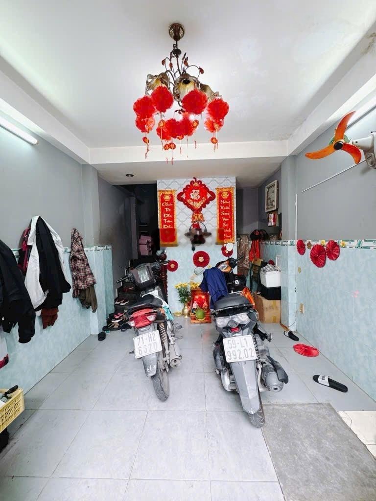 Bán nhà đôi 6 tầng trên trục đường khánh hội