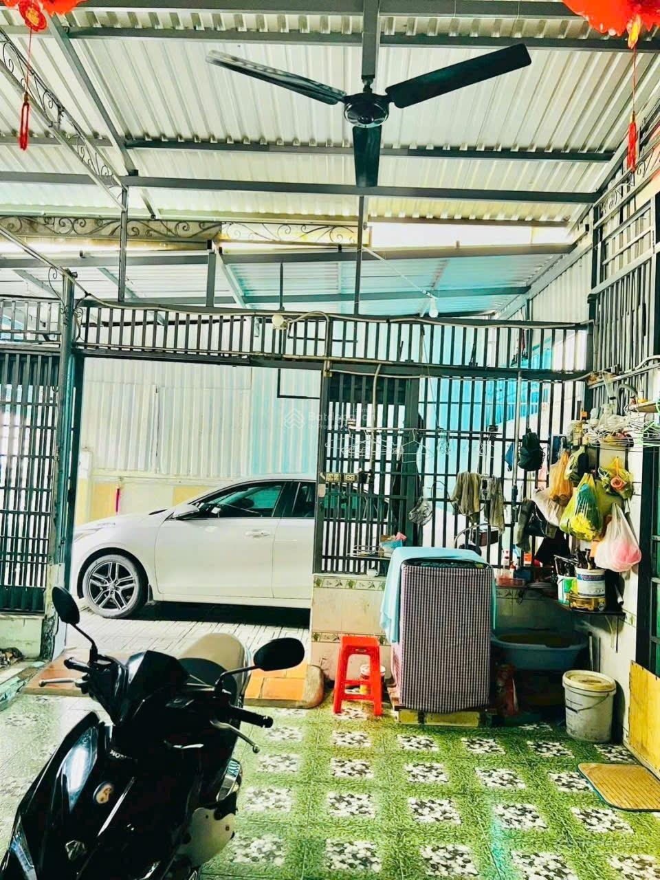 Hàng hiểm - nhà 107m2 - xe hơi tận nơi - chỉ nhỉnh 6t - gần Hoàng Diệu 2, Thủ Đức