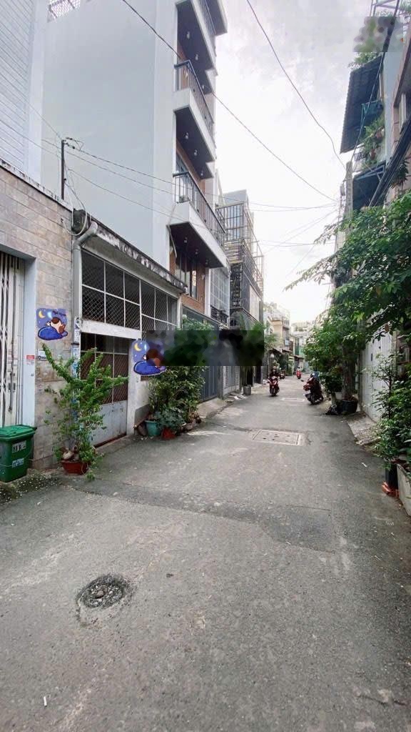 Chỉ 9.5 T sở hữu căn hộ dịch vụ xinh 4 tầng ngay Gần Công Viên Làng Hoa, hẻm xe hơi tránh an ninh