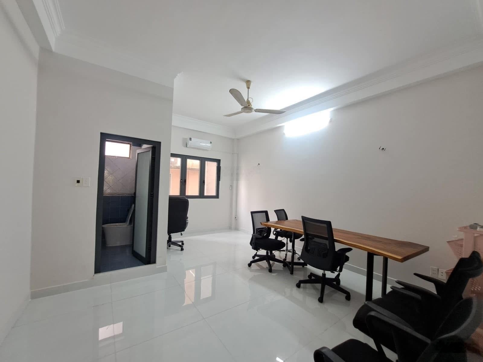 Bán nhà MTKD đường Số 49, Khu Tên Lửa, 4,5x20m, 3,5 tấm, giá 11.2 tỷ, nhà mới giá tốt