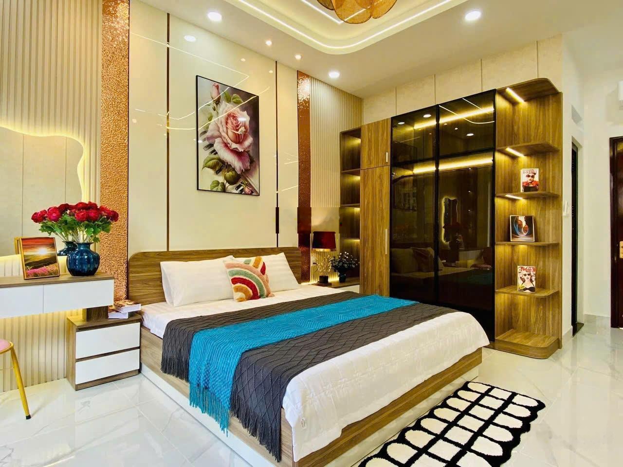 Bán xoay vốn căn Ung Văn Khiêm 48.2m² xây 1 trệt 2 lầu, giá 6 tỷ 650. Gần Đại học Ngoại Thương 2