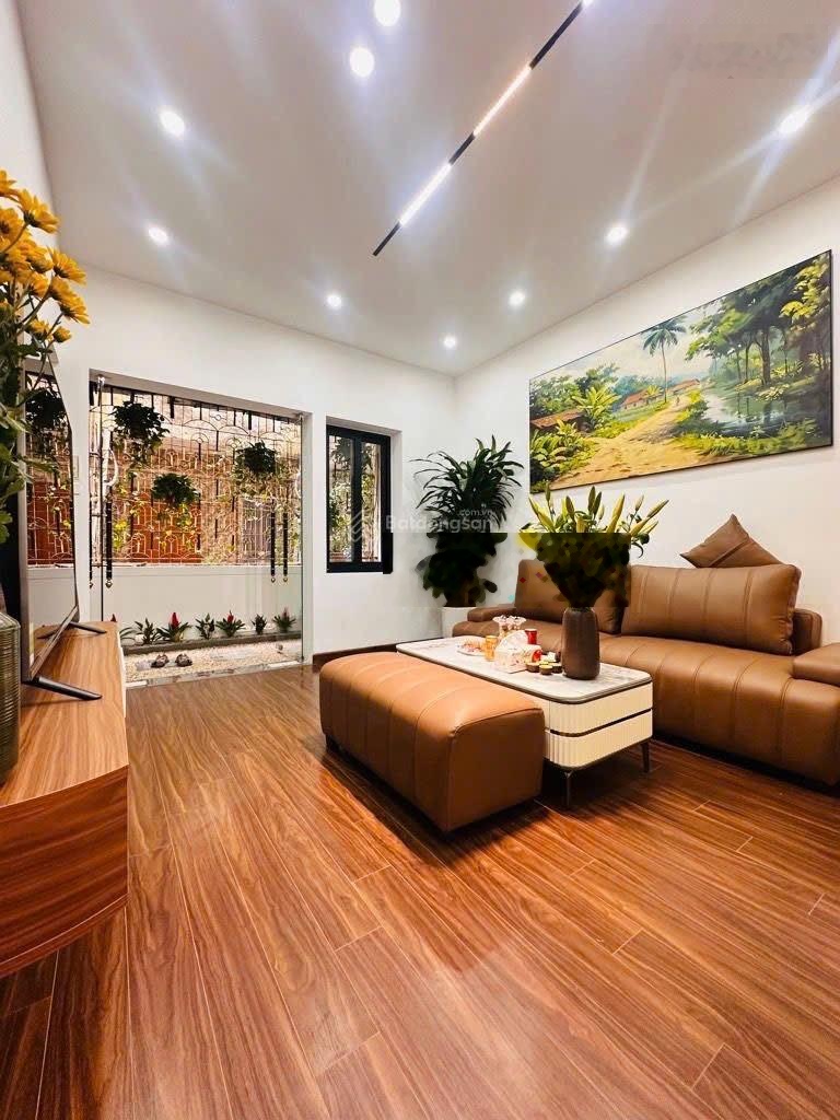 Vọng Hà Hoàn Kiếm 3 ngủ riêng sân vườn chill chỉ hơn 3 tỷ