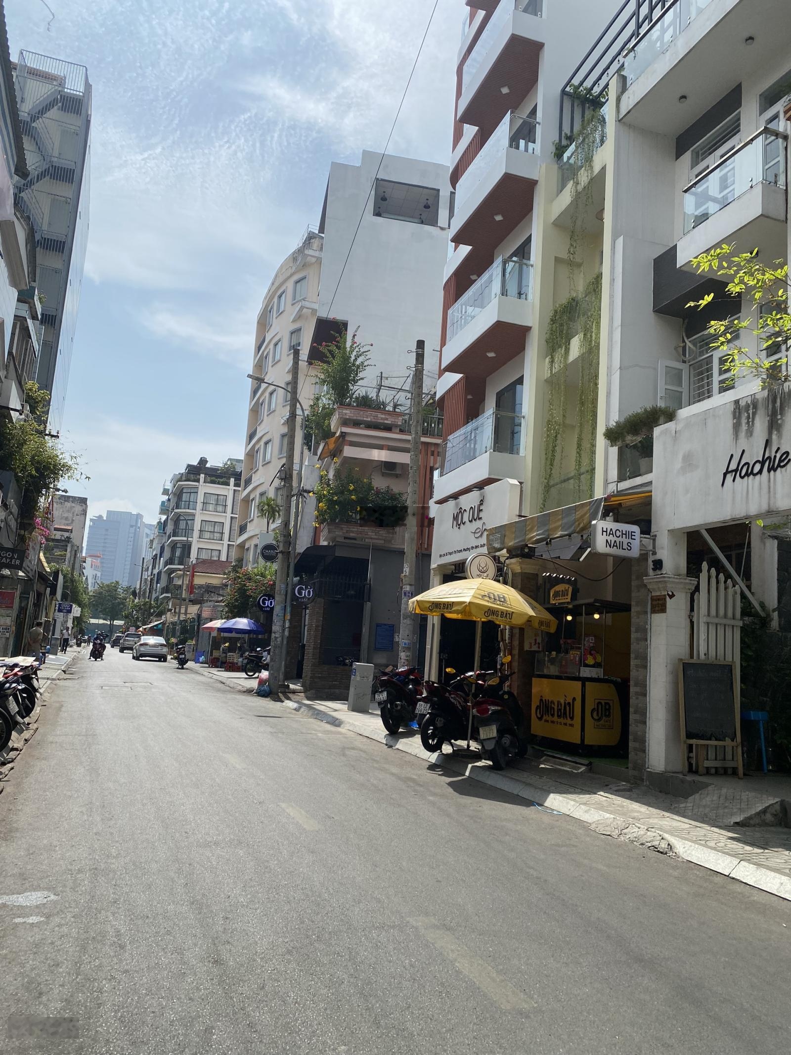 Bán NR tại 135 Nguyễn Cửu Vân, 15 tỷ, 78m2 hàng hot