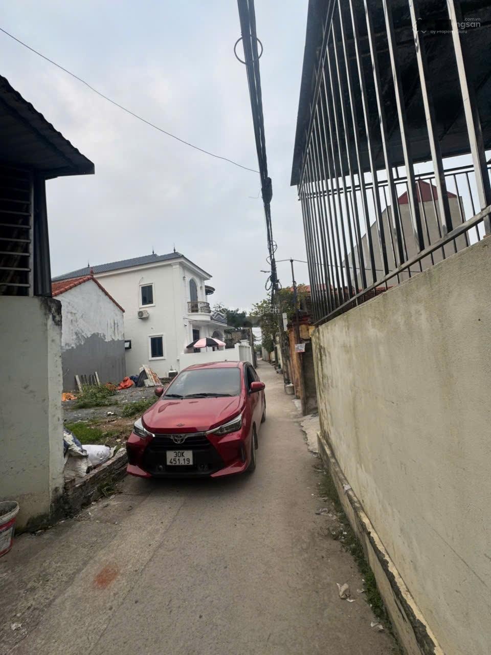 Chính chủ bán, DT 92,8m2, trục chính làng Dưỡng Hiền