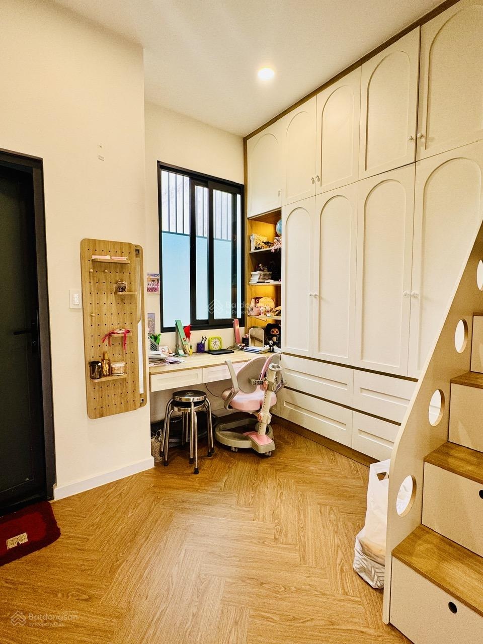 Nhà khu biệt thự bên sông gigamall, 101 m2, 2 tầng, đường ô tô, gần sân bay, q 1, hiệp bình chánh