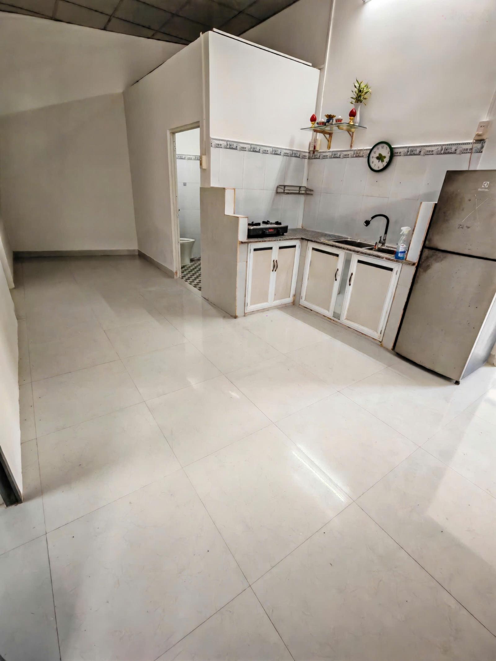 Nhà mặt tiền đường nhà vuông đường rộng 6m pháp lý rõ ràng