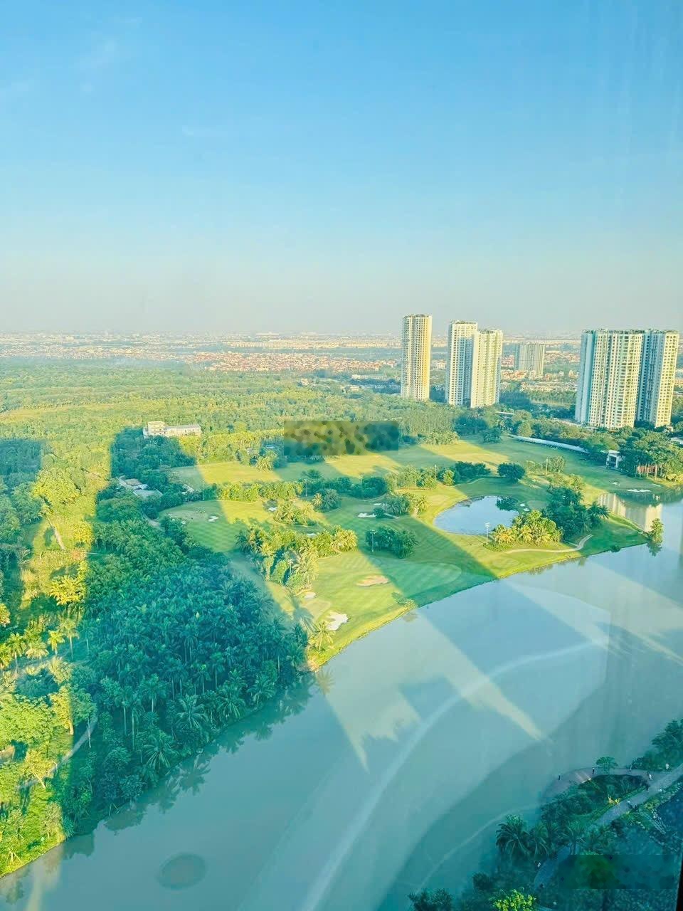 Chính chủ cần sang nhượng lại căn hộ khoáng nóng, hoa hậu toà Landmark 125m. Rất hiếm căn bán