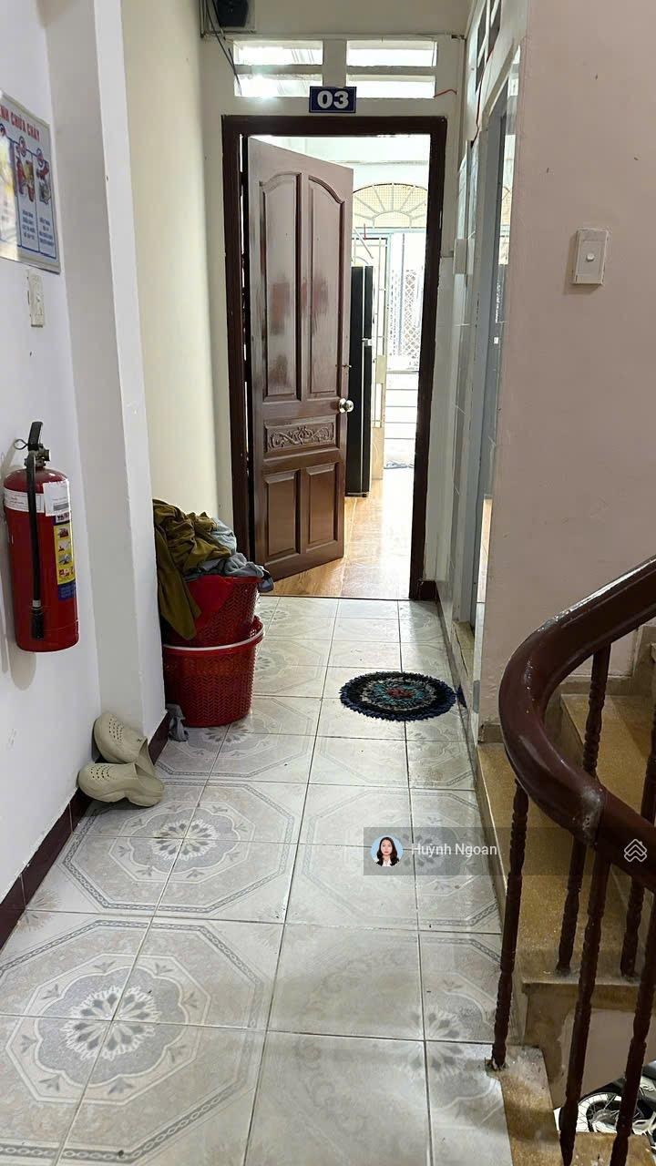 Bán nhà ở đường Nguyễn Kiệm ,Phú Nhuận Oto tới nơi giá chỉ 9tỷ500tr Dt 40m2 6PN đang cho thuê 20tr.