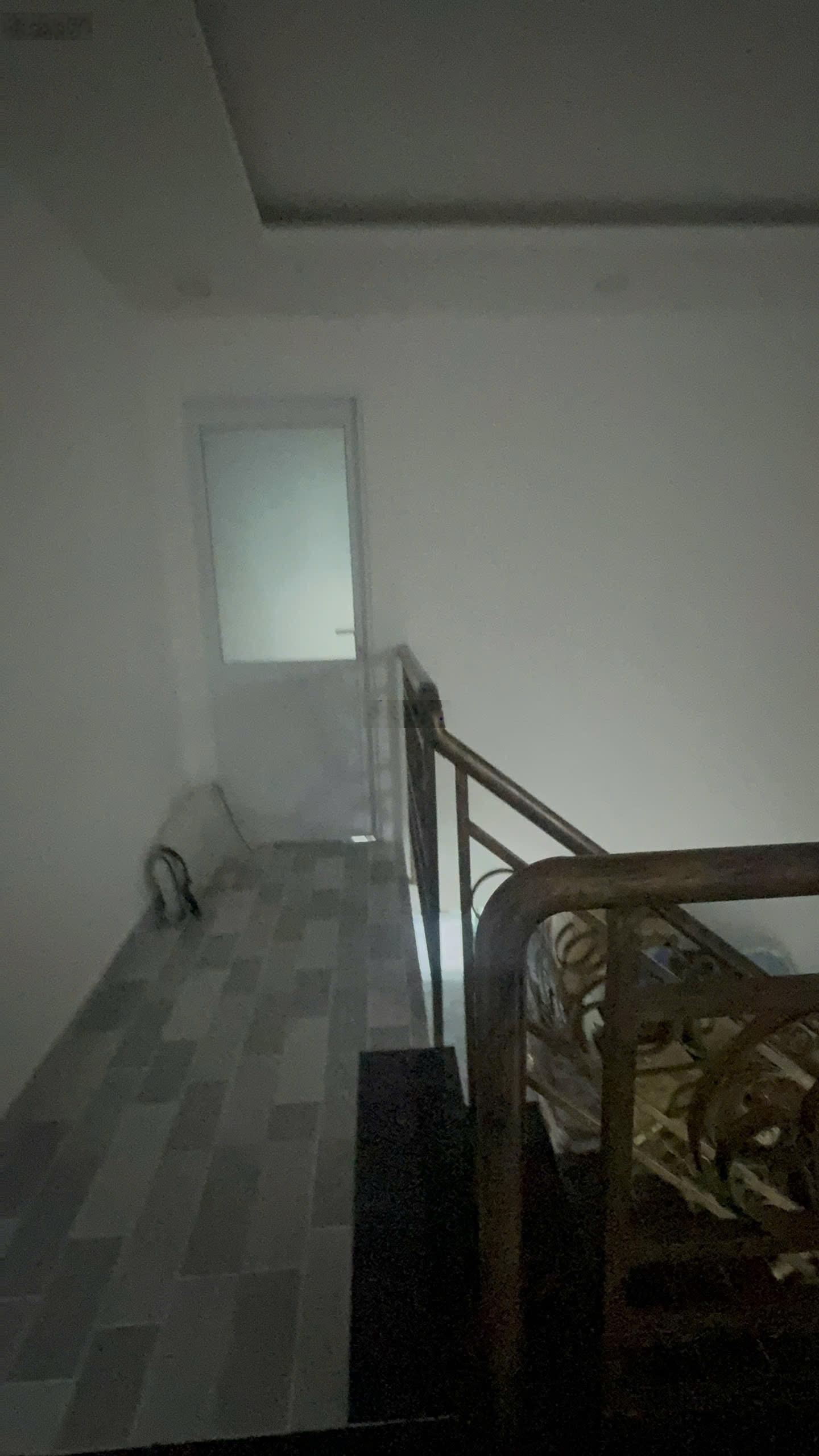 Nhà đẹp kiên cố nằm ngay trung tâm đường C3, đường trước nhà rộng 6 mét hai xe hơi tránh nhau