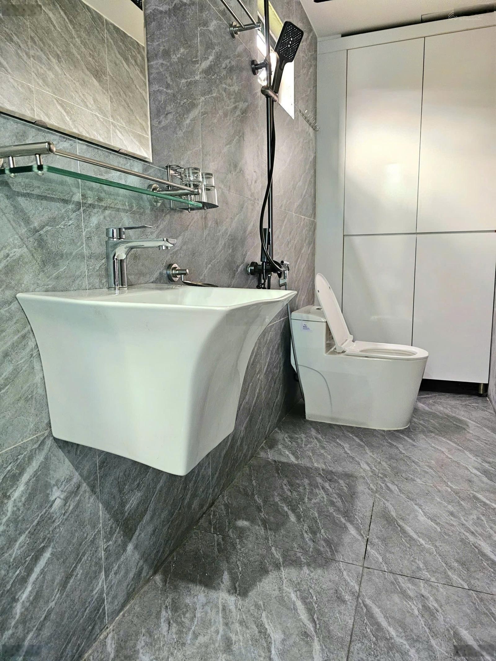 Bán nhà xây độc lập - Ngõ thông oto + kinh doanh