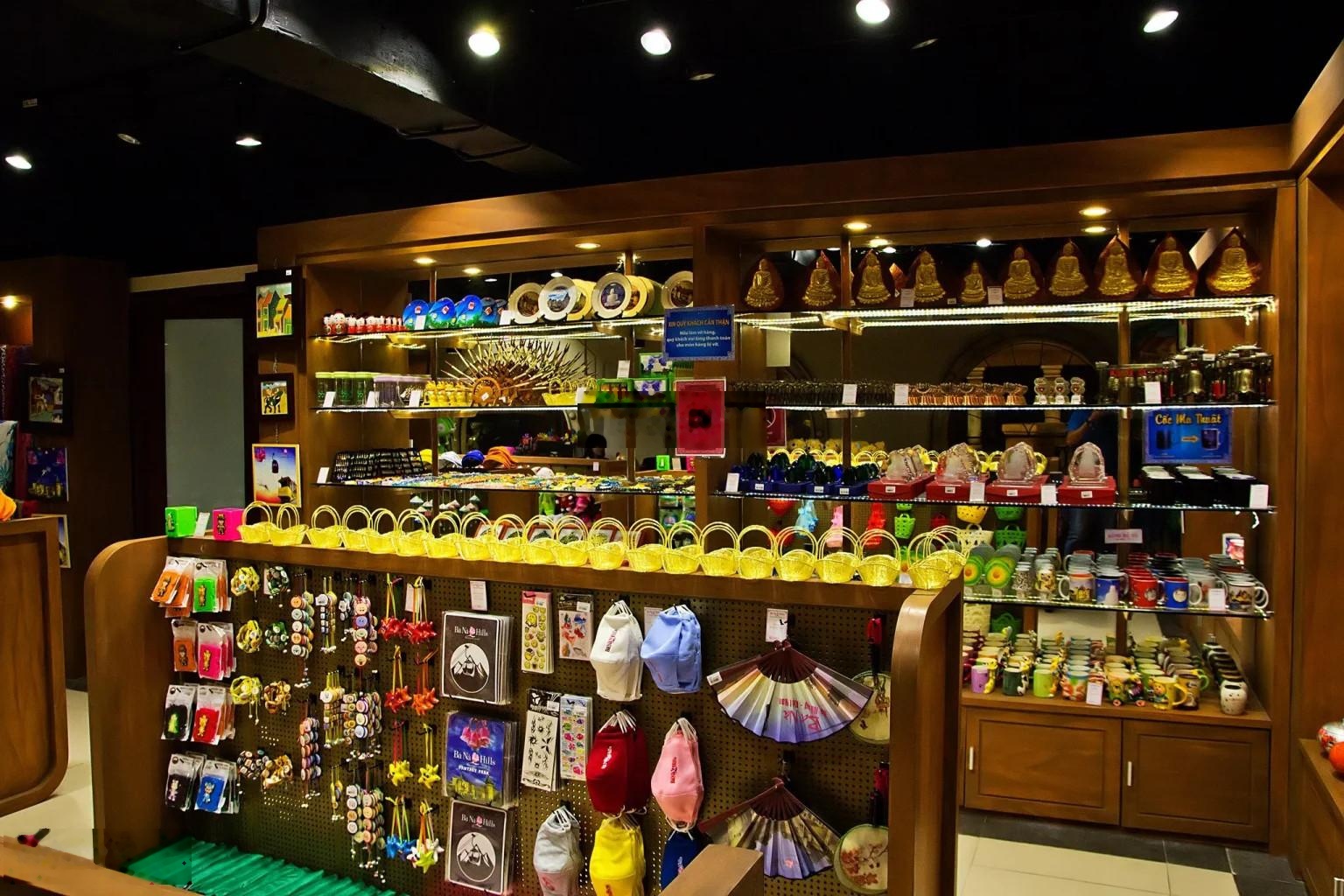 Mặt phố Hàng Đào 140m2x4 tầng, mặt tiền 3m, giá thuê chỉ từ 170 triệu/tháng. Liên hệ: 0342567890