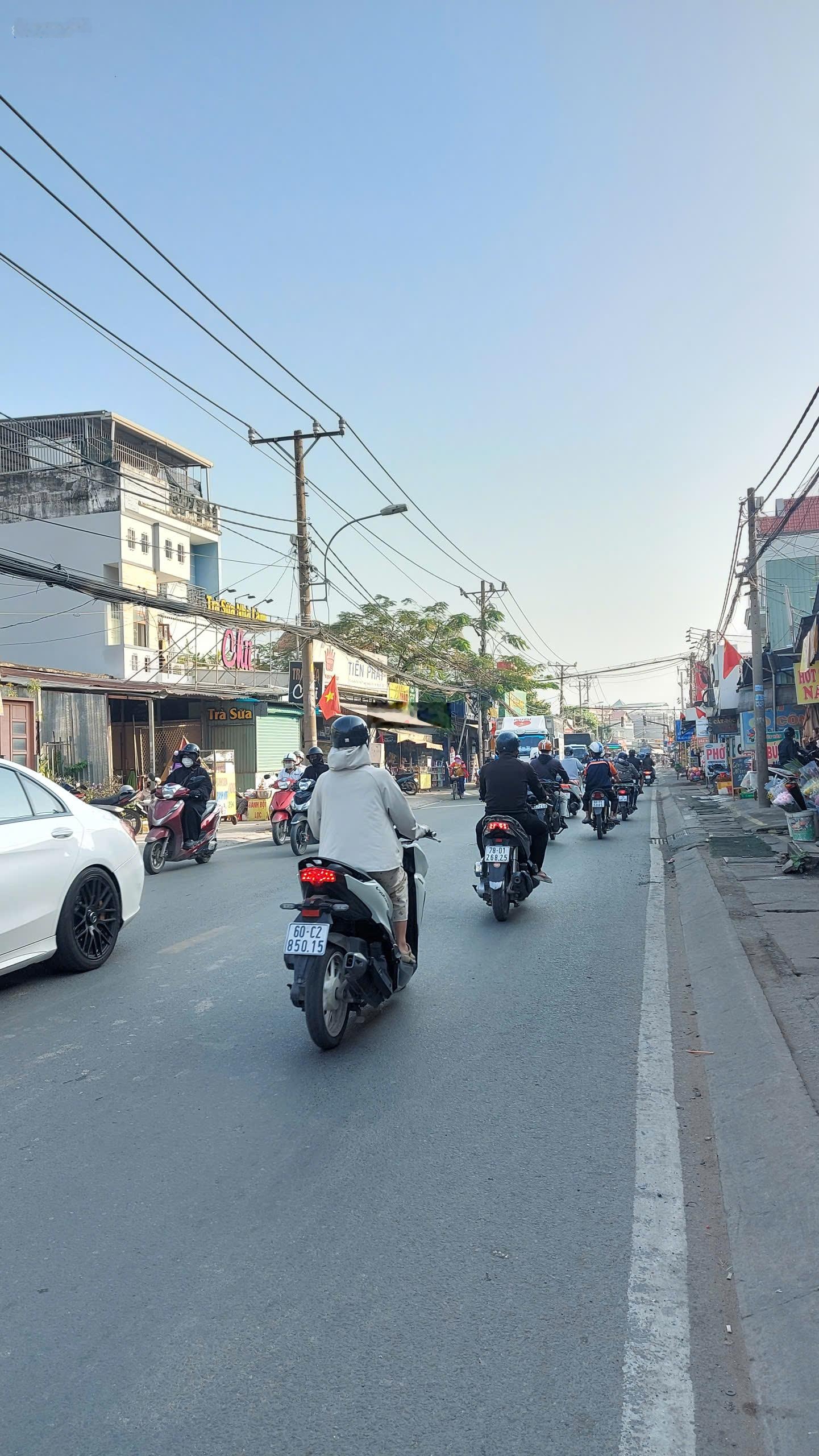 Mặt Tiền Hẻm Thông Xe 16 Chỗ Đình Phong Phú Gần Lê Văn Việt Vincom Q9 DT 6*27=164m2 Giá TỐT