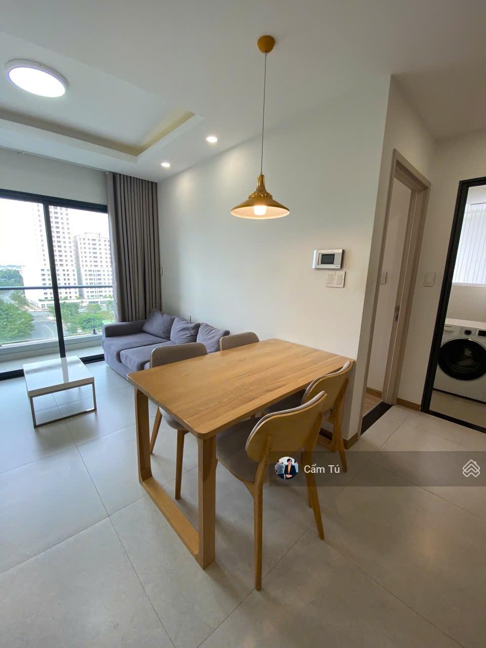 Bán căn 1 phòng ngủ , có ban công view landmark 81 giá 5.5 tỷ