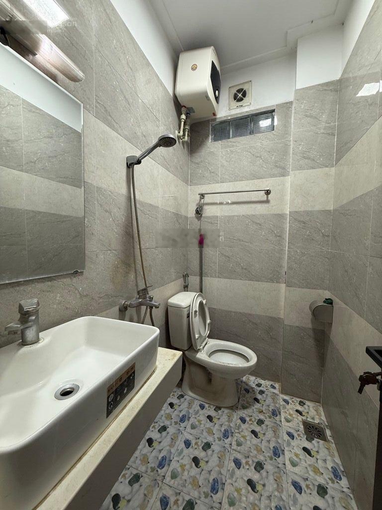 Bán nhà phố Nguyễn Đức Cảnh, gần Đền Lừ 42m2 Mt 3.4m xây 5 tầng thoáng sáng chỉ 8 tỷ