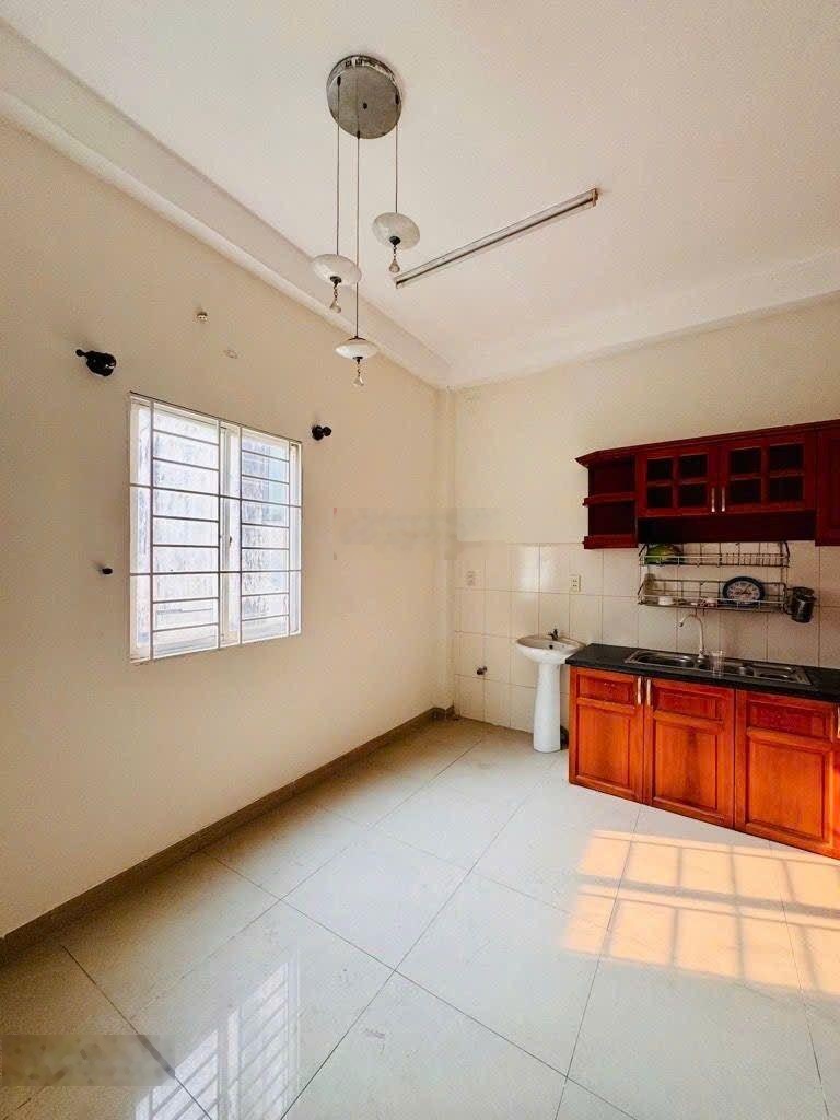 Bán nhà 3 tầng mặt tiền chợ hiệp bình thủ đức