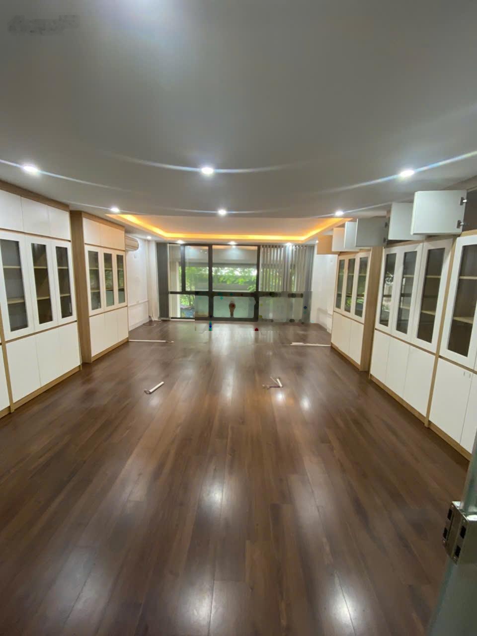 Cho thuê nhà Linh Đàm - Đại Kim, Thang máy, thông sàn, DT 70m*7 tầng, giá thuê 30 triệu