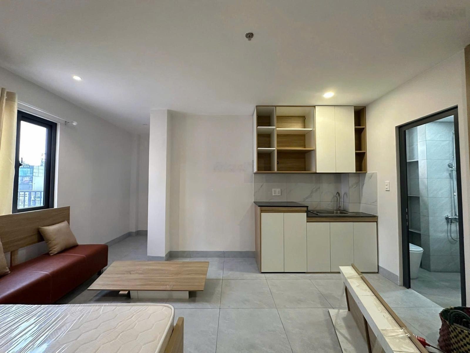 Khai trương phòng cửa sổ lớn - gần chợ bà chiễu - giáp q1, phú nhuận.