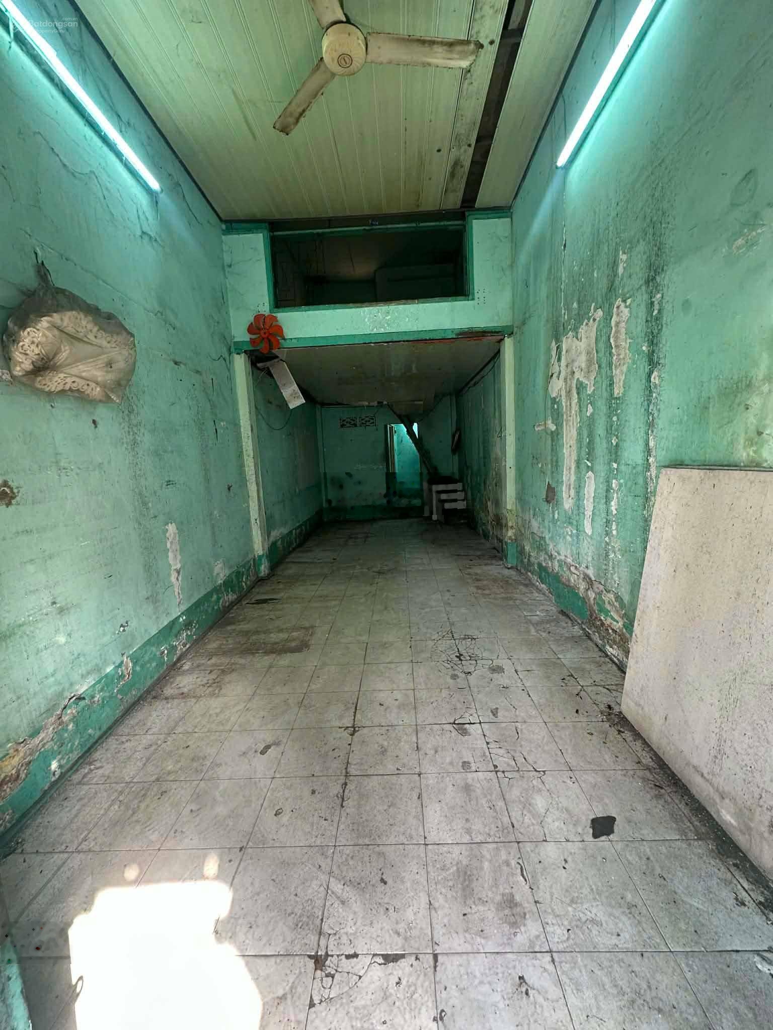 Bán gấp nhà cũ sổ hồng riêng mặt tiền Ba Đình, P10, Q8, HCM, giá cực chất 5,6 tỷ