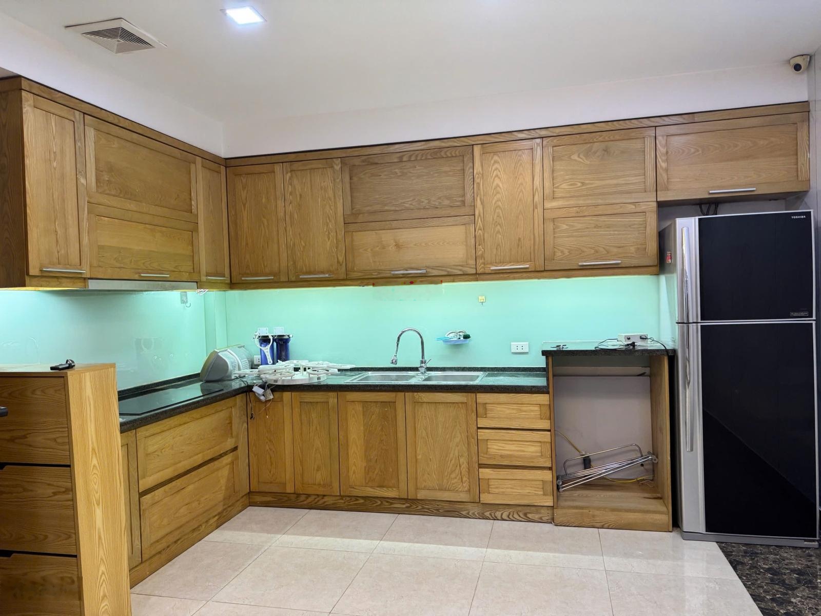 Bán chung cư Học Viện Quốc Phòng, Xuân La, Tây Hồ, 136m2, căn góc 3PN, 83 tr/m2. LH: 0984536699