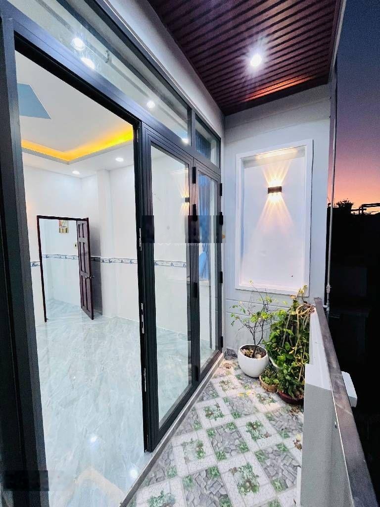 Bán nhà 3 tầng mới đẹp vào ở ngay! phạm thế hiển, p5, quận 8. 3,8m x 10m. ko quy hoạch. chỉ 5,77 ty