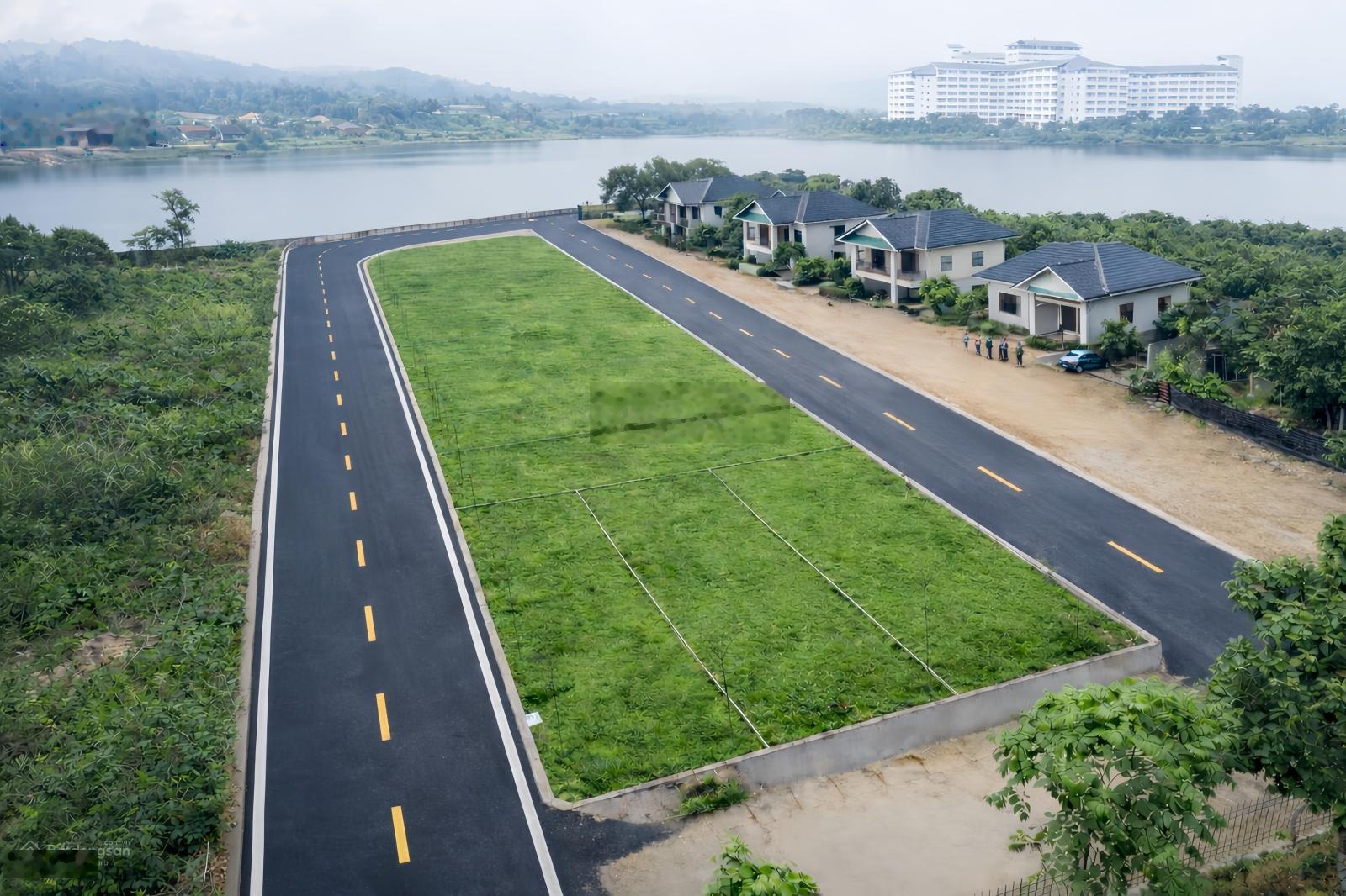 1tỷ3 chính chủ bán mảnh đất Thổ cư 100m ngay cụm đại học Sơn Tây sát phường Tùng Thiện, ô tô đỗ cửa