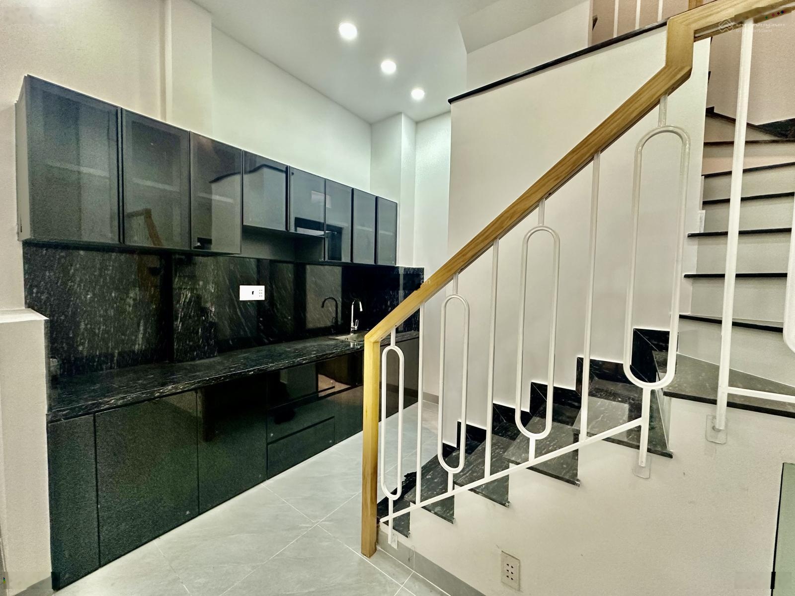 NHÀ XÂY MỚI ĐẸP HẺM XE TẢI đường Âu Dương Lân, P3, Q8