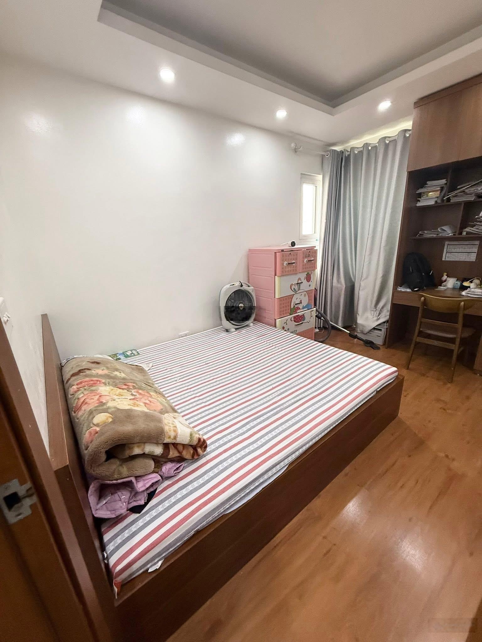 Chính chủ bán gấp căn 2N2VS toà Gemek1 Lê Trọng Tấn 66m2 full hết giá chỉ 4,2 tỷ, sẵn sổ chính chủ