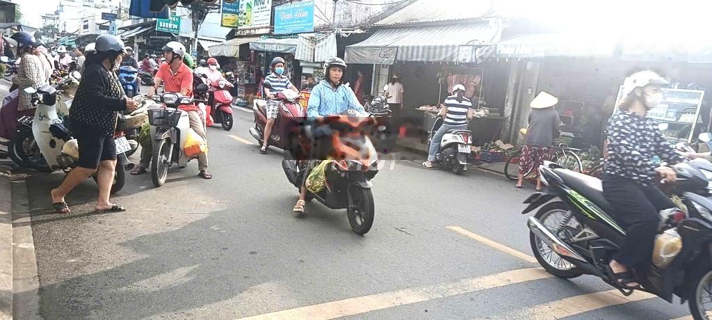 Mtkd sầm uất (5m x 19m) sát chợ kiến thiết, đường ngô quyền, cho thuê gần 300tr/năm, nhỉnh 13 tỷ