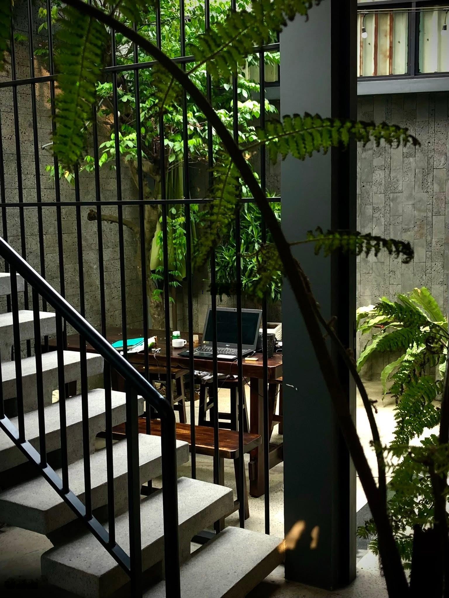 Bán nhà ngay trung tâm thị trấn hocmon. 7,4*20 shr cn 130m2. Đang kd cafe. Giá 7,99tỷ tl