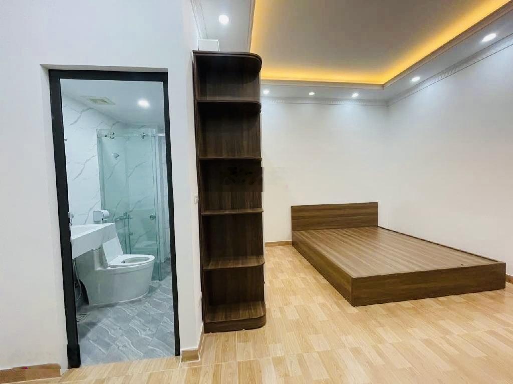 Bán nhà Trương Định - Giải Phóng - ngõ thông rộng - ở ngay - DT 57m2. Giá bán 9.15 tỷ