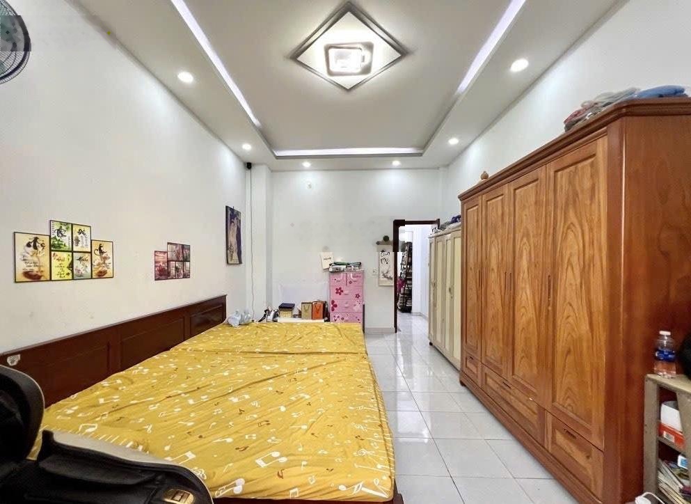 Cần bán gấp nhà ở gần aeon tân phú