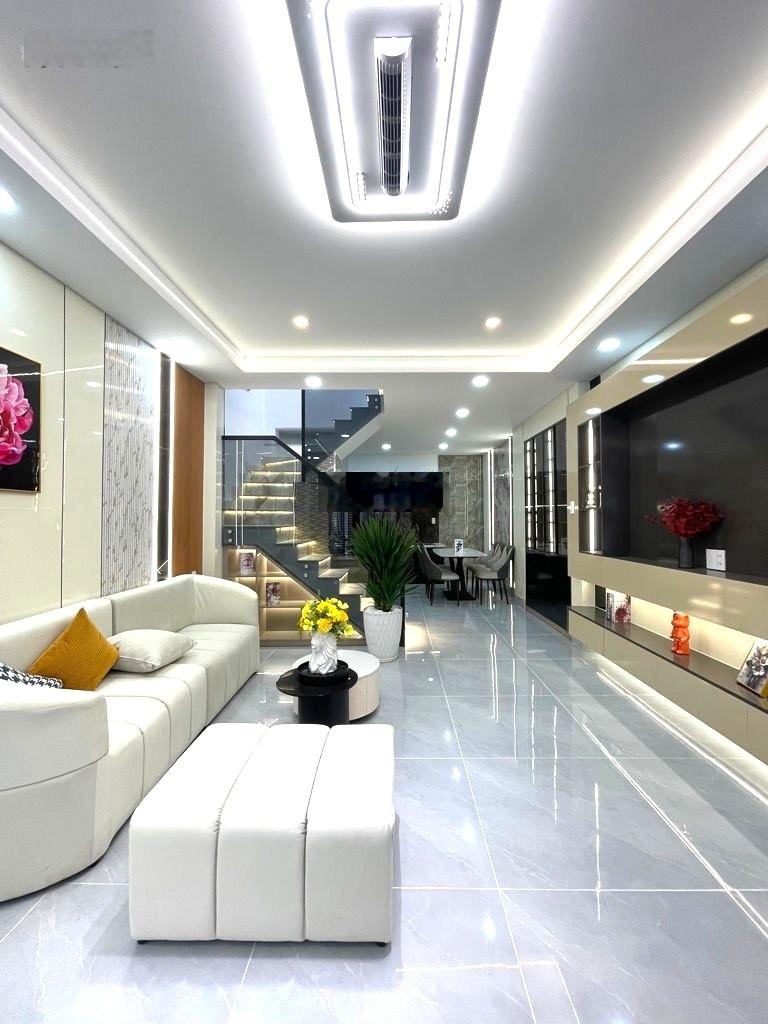 Nhà đẹp ở ngay-cạnh trường tân trụ-phường 15- tân bình-dt 44m2-full nội thất-chỉ 4.x tỷ