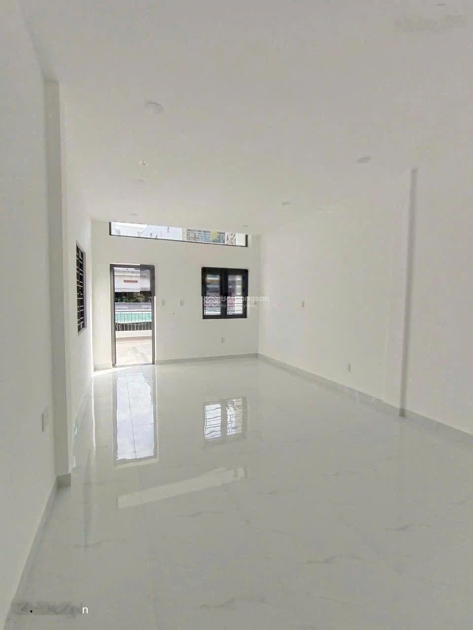 Cho thuê nhà mặt tiền Lê Văn Sỹ Phú Nhuận