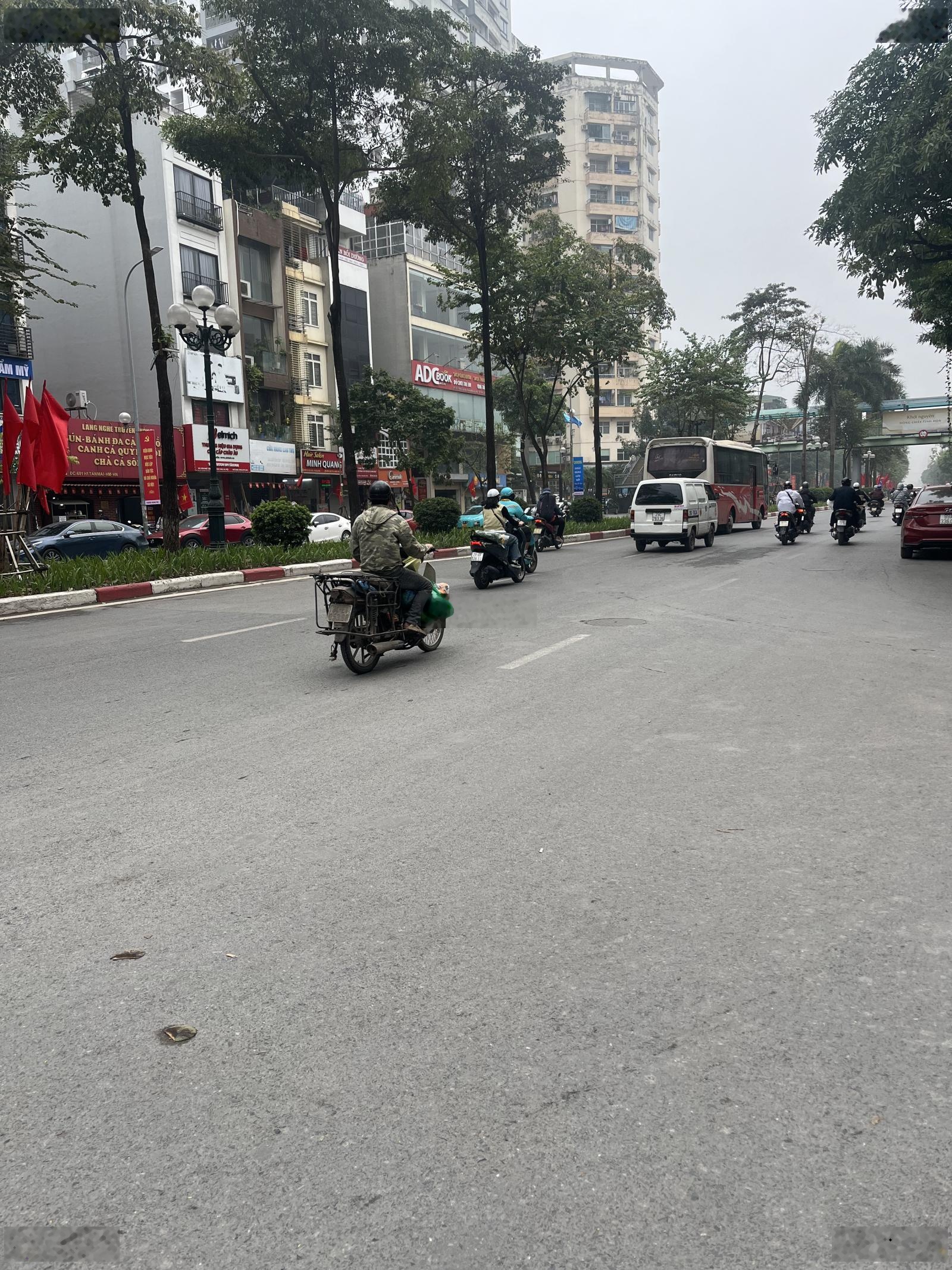 Bán nhà lĩnh nam, phân lô 90m 5 tầng ô chờ thang máy to 24 tỷ