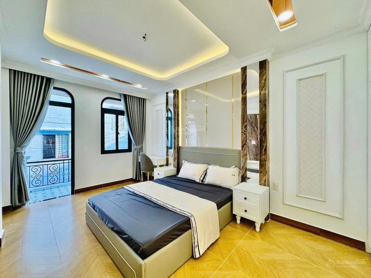 Một căn duy nhất- khu phố ẩm thực phan xích long- dân trí cao- xe hơi tới cửa