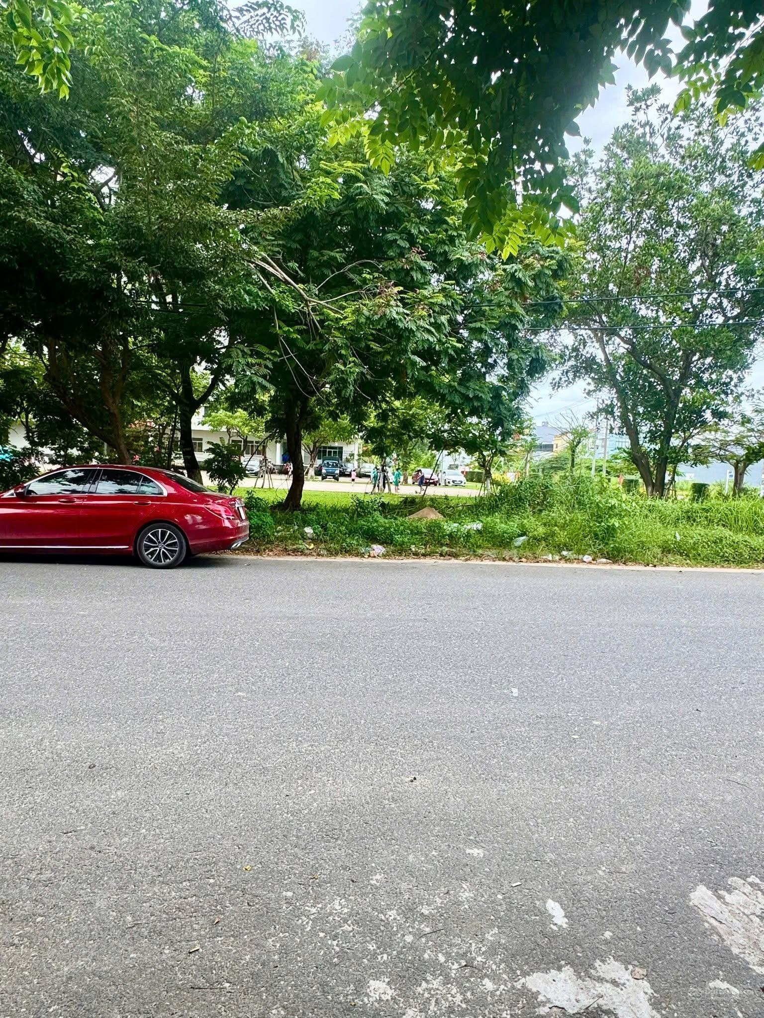 Các nhà đầu tư không nên bỏ qua lô này - mặt tiền đường trần triệu luật 10,5m giá rẻ nhô 6 tỷ