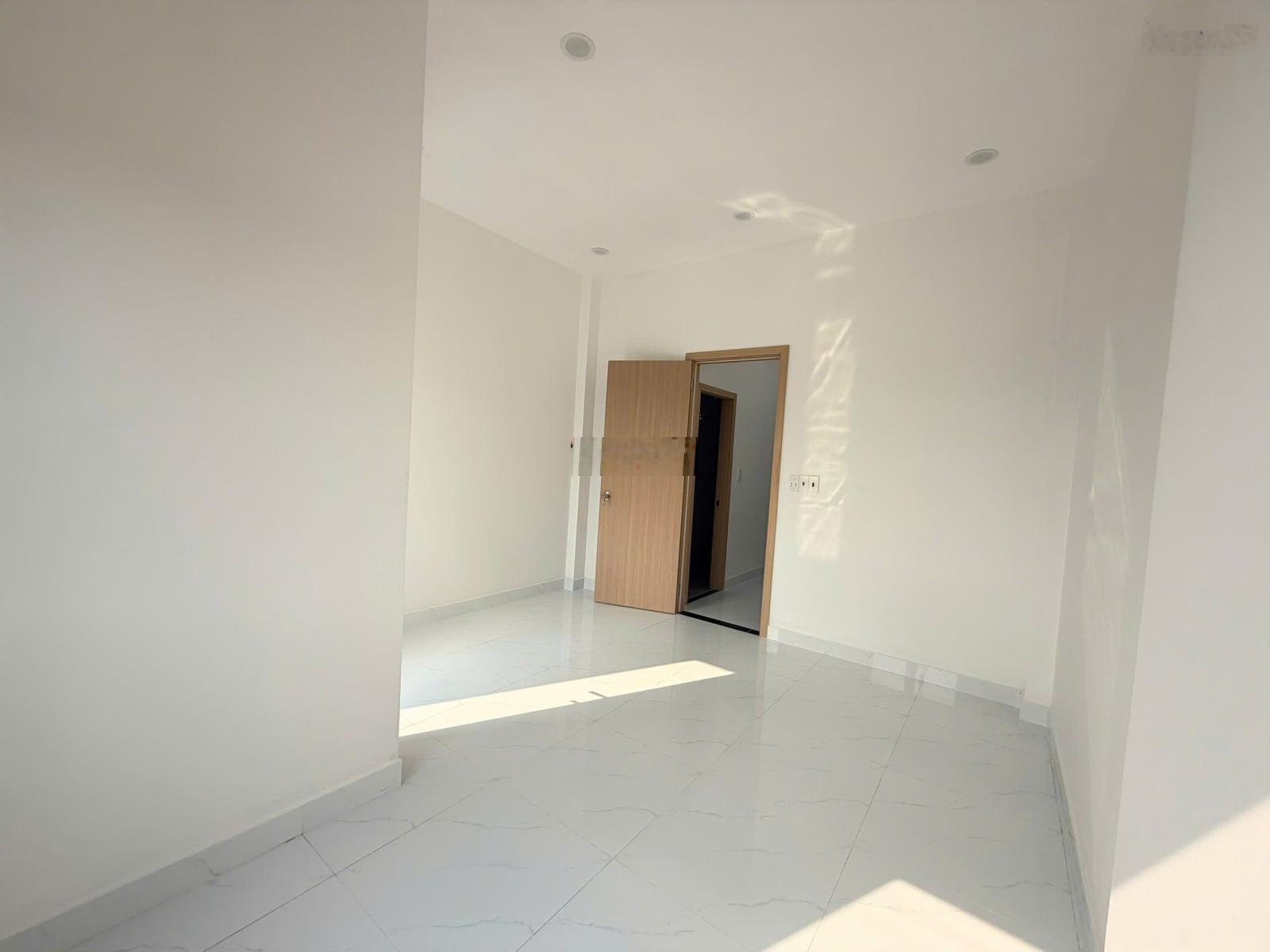 Nhà mới 3 tầng ở ngay đón tết bưng ông thoàn - phú hữu q9