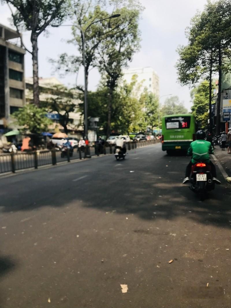 #186 - mặt tiền vip q10 lô góc hiếm bán gấp chia tài sản