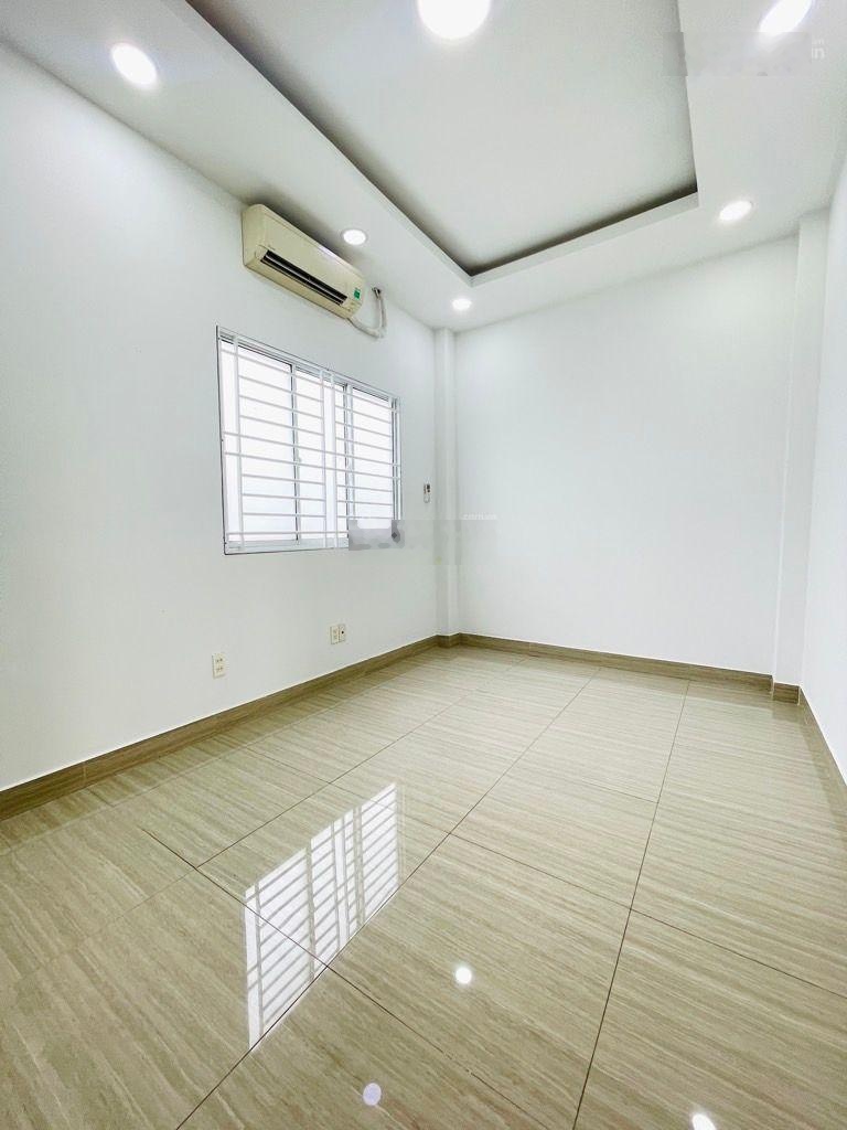 Nhà Chính Chủ 4 Tầng 4 PN View Kênh Tham Lương, Đường 10m xe hơi trong Nhà