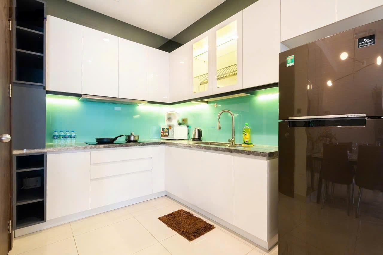 Thuê Saigon Royal 2PN 88m2 ban công view sông, Cầu Basol sát Bến Vân Đồn quận 4 sát Q1 LH077594600