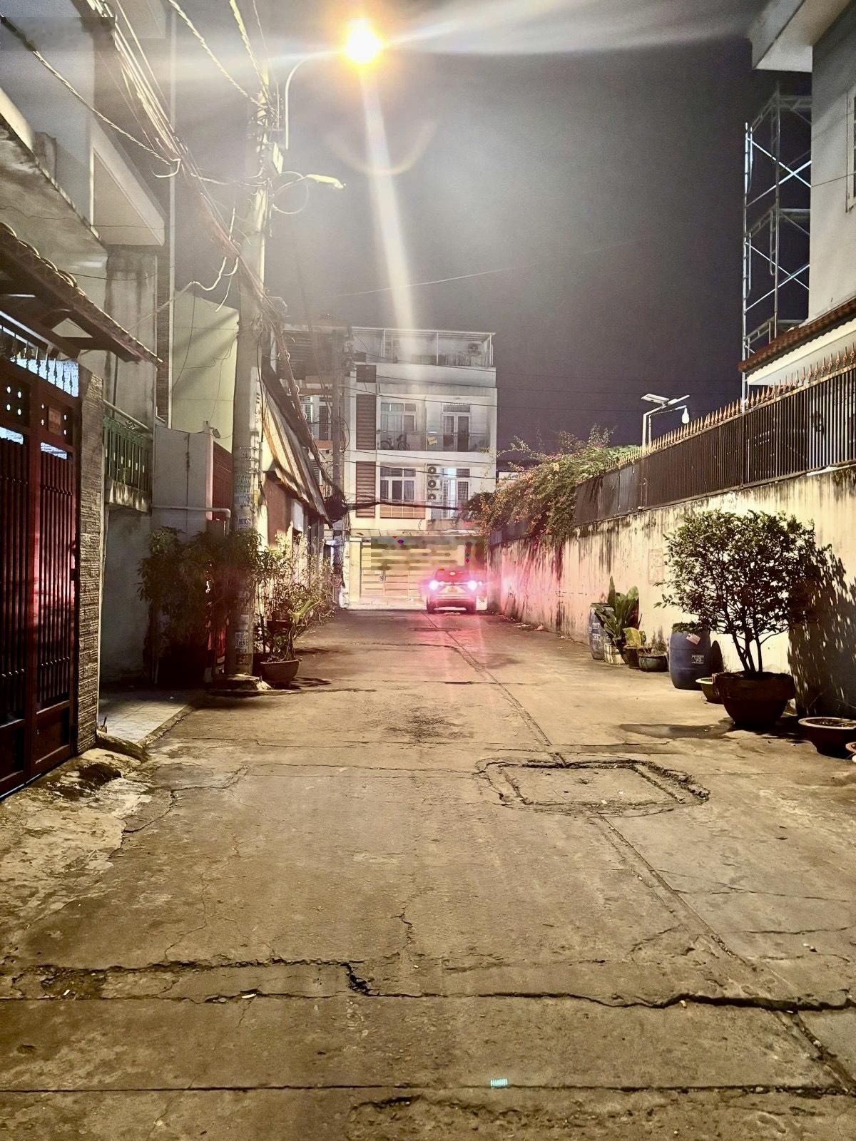 Siêu phẩm mã lò hẻm xe tải 8m sát mặt tiền chỉ 5.8 tỷ