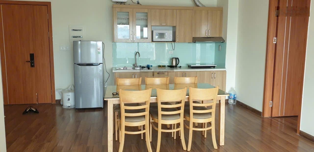 Gia đình cho thuê căn 2 ngủ 79m2 đủ đồ ban công Nam mát giá chỉ 12.5tr tại chung cư Mỹ Đình Plaza 2