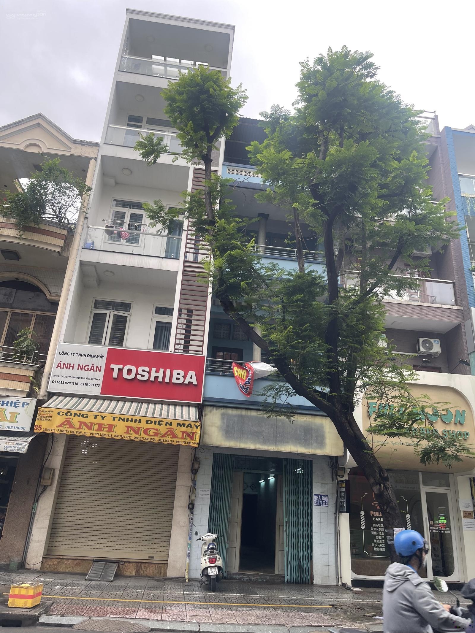 Chính chủ bán nhà mặt tiền Calmette, Q1. DT: 4x19m, 4 tầng. Giá giá nhất con đường này