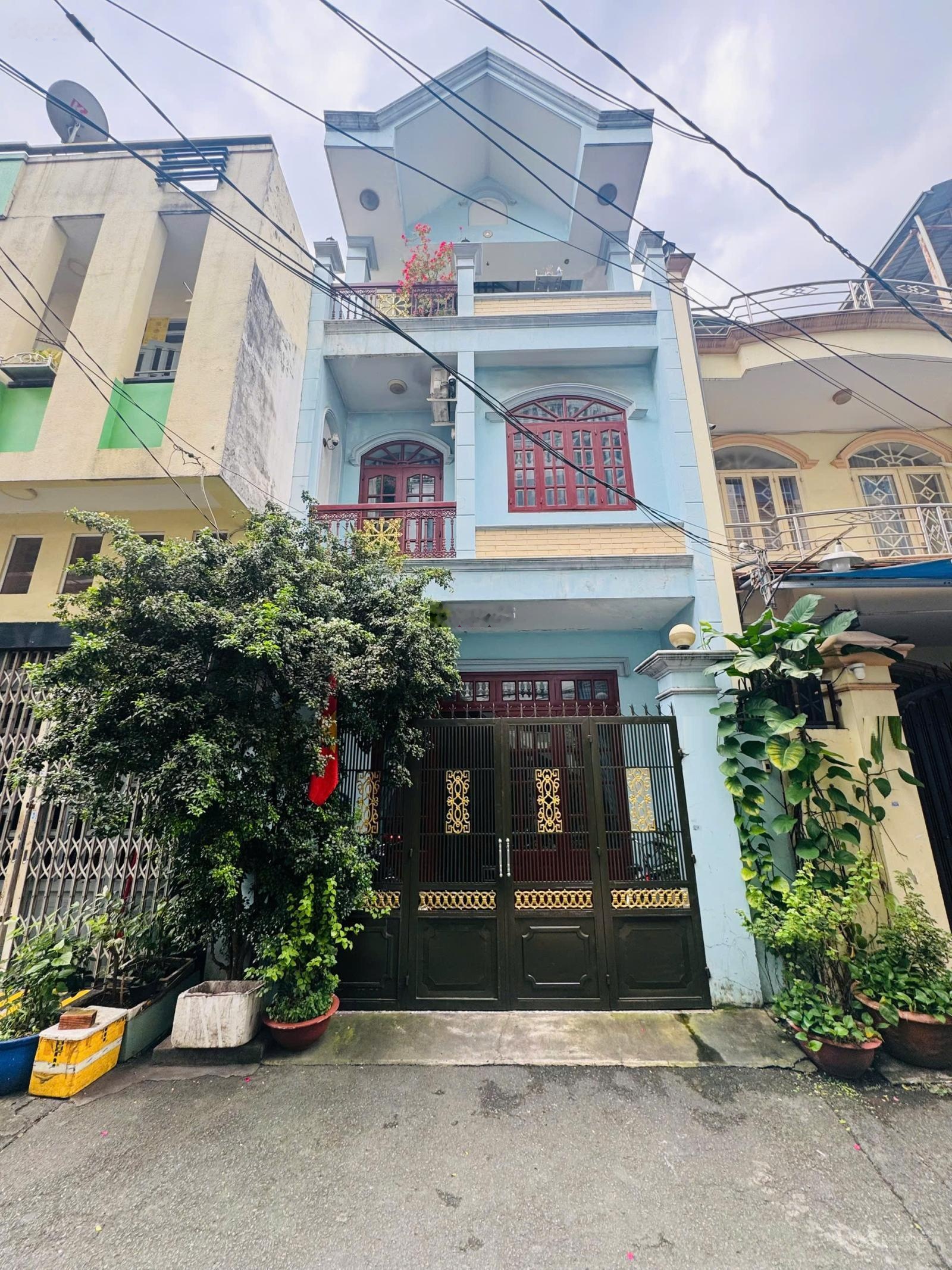 Bán nhà hẻm 6m đường Tân Quý (Cách Aeon 500m), (DT: 5x14m 4 tầng). Giá: 9.1 tỷ