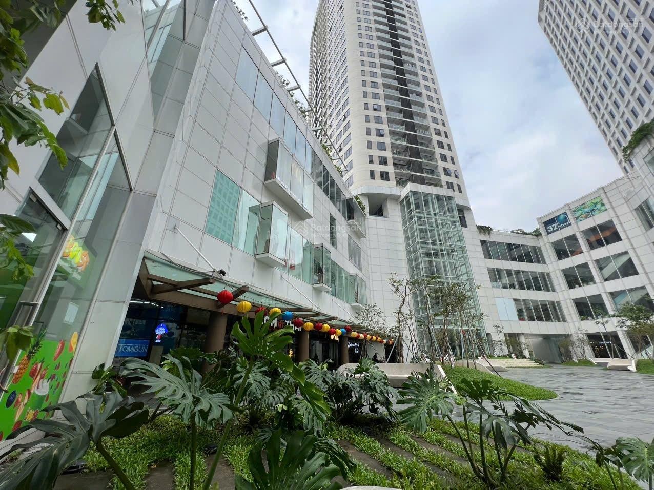 Em Minh Ngọc cần bán CH Sup penthouse, 211m2, rẻ nhất IPH Indochina Plaza . Cam kết ko ảo